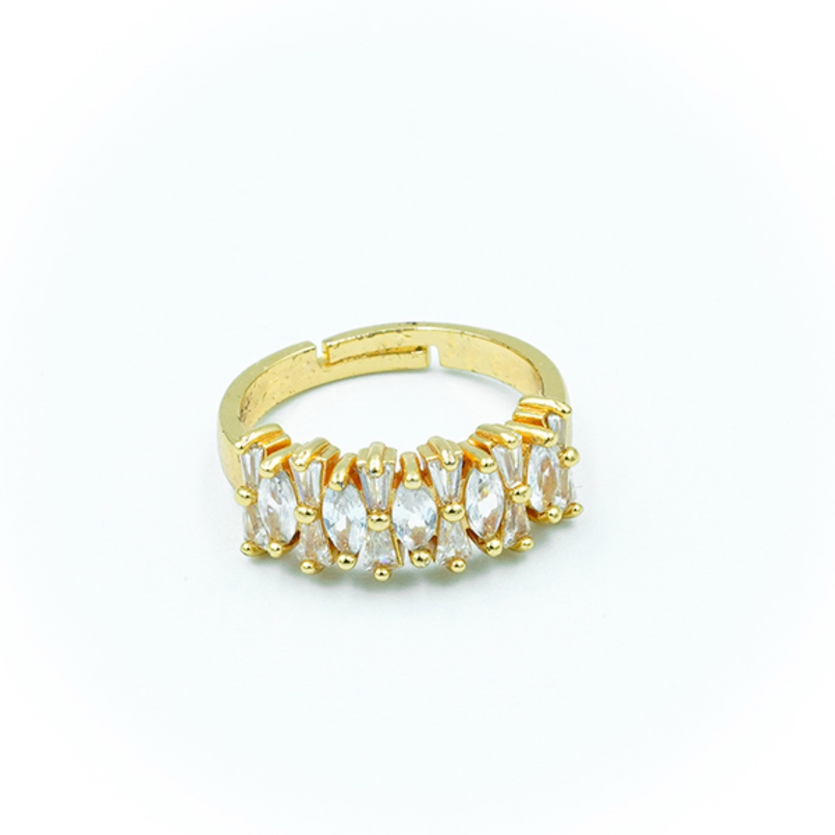 تصویر  انگشتر طلایی جواهراتی