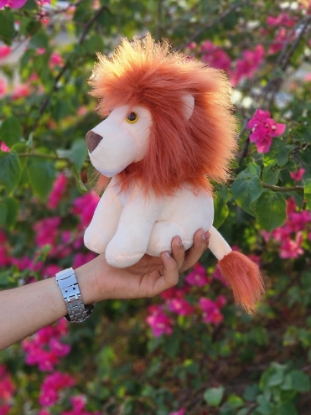 تصویر  عروسک شیر