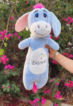 تصویر  عروسک الاغ ایستاده